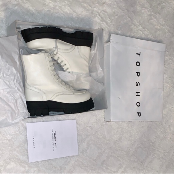 BNIB TOPSHOP AVA ECRU LEATHER CHUNKY LACE-UP BOOTS - Picture 2 of 3